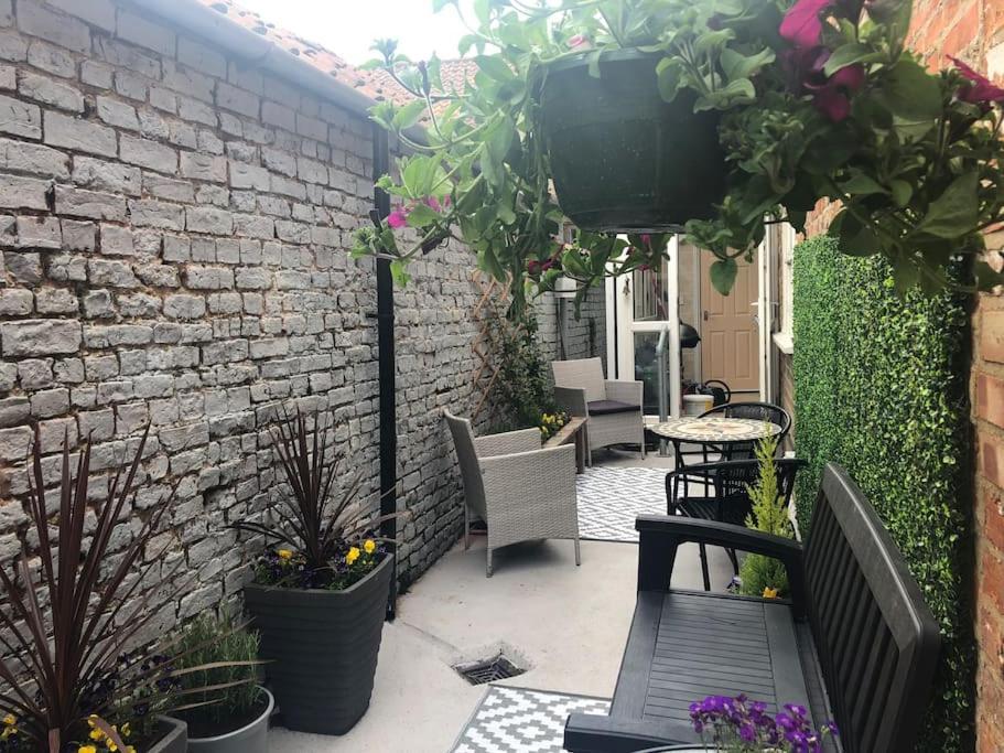 Large Cottage, Beach, Pubs Shops, Netflix, Bbq, Dog Friendly Hunmanby Kültér fotó